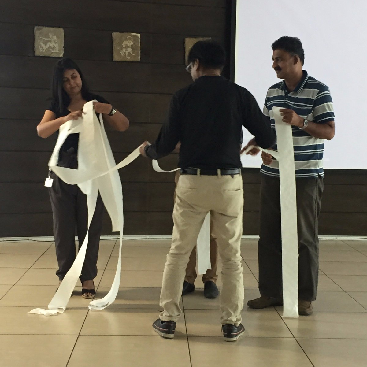 sharmilagrao's tweet image. #EMC #EOS2 Employee Appreciation day 
Your story can be as long as..hmmm.. well... :)