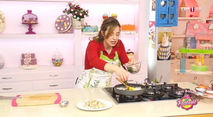 Tariflerimizi deniyor musunuz? #pastane enfes bir tarifle <a href="/trt1/">TRT 1</a> ekranlarında devam ediyor... <a href="/trt1/">TRT 1</a> <a href="/ddorhun/">Deniz Orhun®️</a>