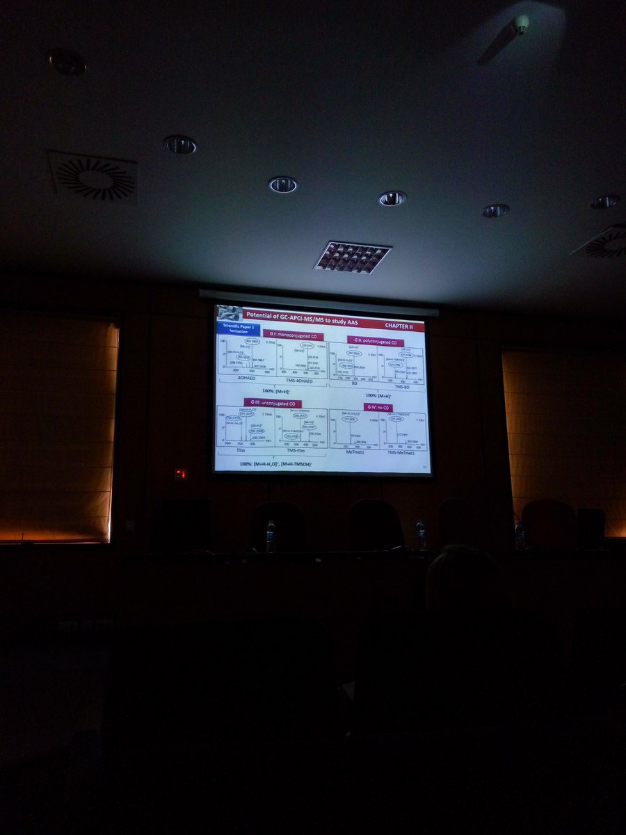 carlosGCMS's tweet photo. Enhorabona doctora @MontseRaro y su director @juanvisancho!!! https://t.co/xUfv1coEbN