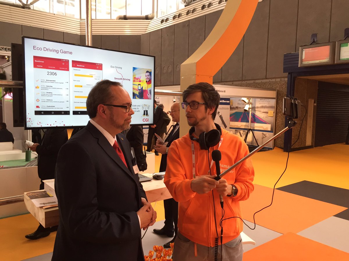 AlexLute's tweet photo. De #smarttogether social reporter heeft Laurens bij de microfoon #Intertraffic  #cgi_nl https://t.co/2NLFWtdLSq