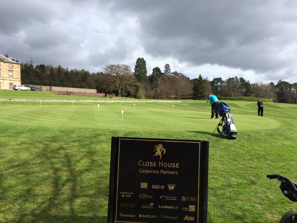 GolfLinksNE's tweet photo. Pre-round preparation for the teams- mulligans and some time on the practice green #chuf #golfday #northeast https://t.co/lx9y0sfl55