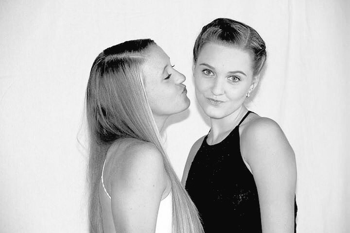 ___Carr's tweet photo. Happy birthday to one of my bestest friends❤️ I love you to death and miss you like crazy @SarahShaulis https://t.co/rhOuv6O34h