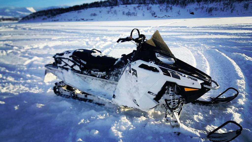 SnowmobileFotos's tweet photo. #Snowmobile Foto: By Instagram thunderr95 https://t.co/4Rn9CTLHK3 #polaris #rmk
#2015model #sverige #påske #scott… https://t.co/baAcHHlcOh