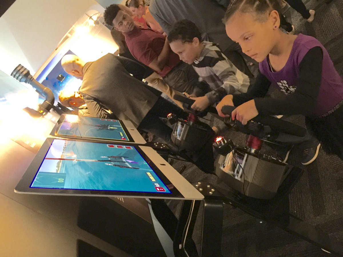 Fresh_OTUSA's tweet photo. Future America's Cup skippers in training at AC Display Opening Night @BUEI_info. @americascup @OracleTeamUSA https://t.co/3NHqfzTVMQ