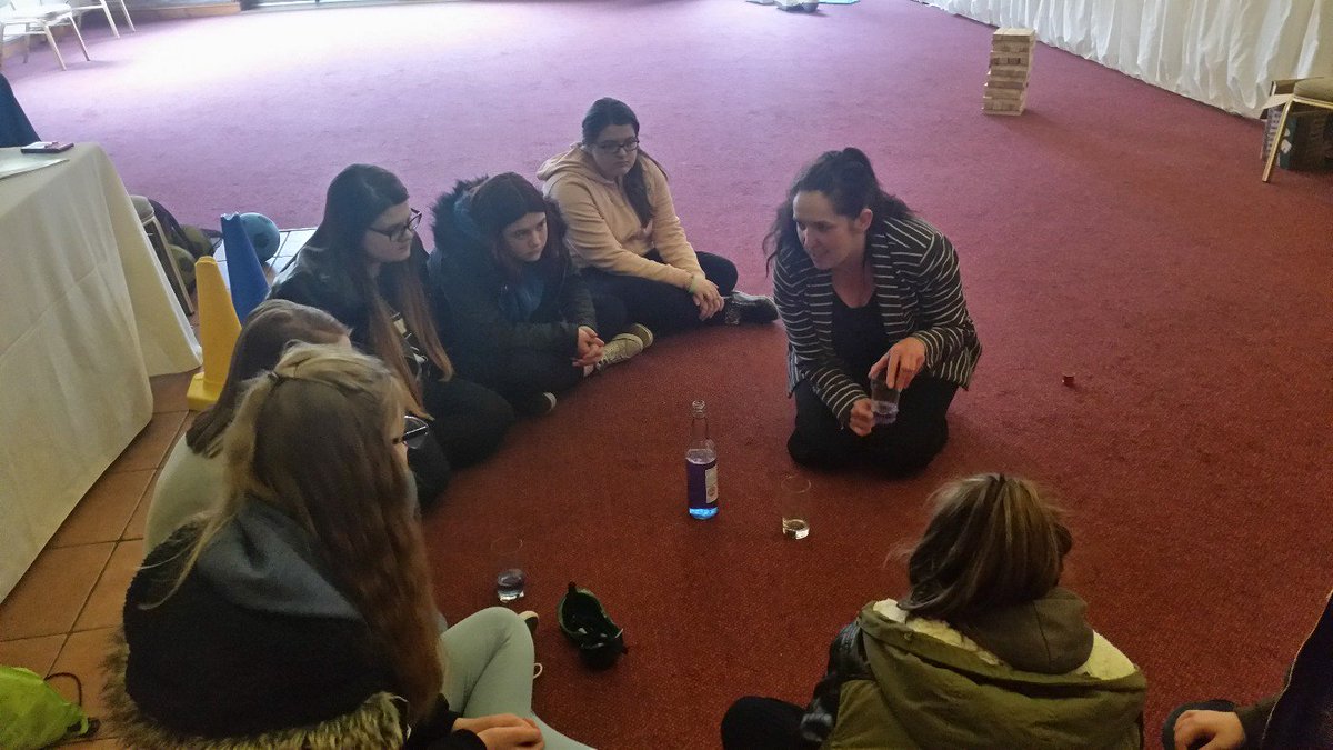 Lovemelemontea's tweet photo. the beer goggles workshop is now taking place teaching young people how to measure alcohol.#ylreload #younglincs https://t.co/0KmhytE84F