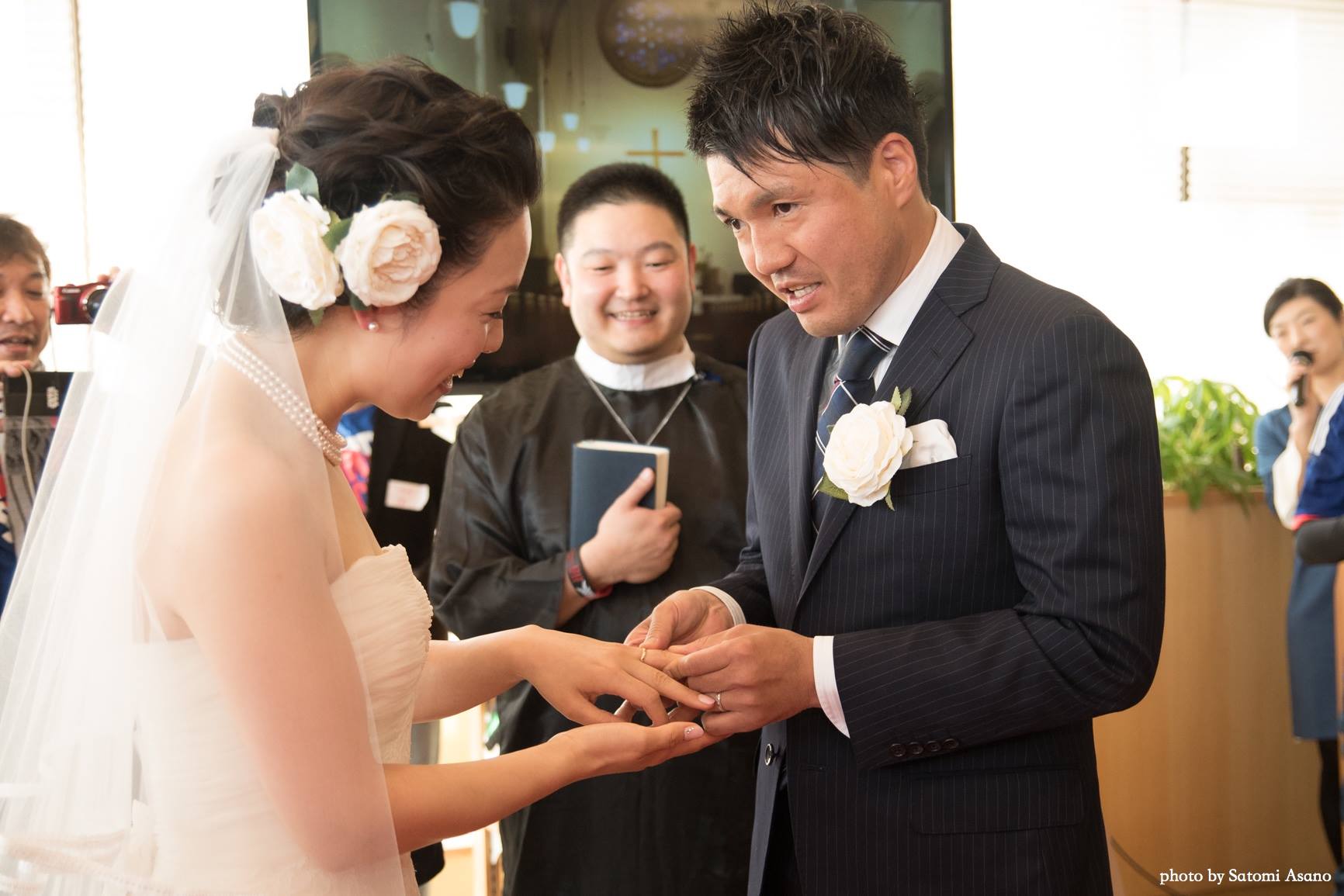 ちょんまげ隊長ツンさん En Twitter 女流写真家サトミックス Satominimum で写真でブラサカ日本代表のおっちーの結婚式 を振り返ります まだ石巻の仮設に住む天使たちと入場 人前式の神父はよこちんでスタート 福島メイドのケーキでファーストバイト T Co