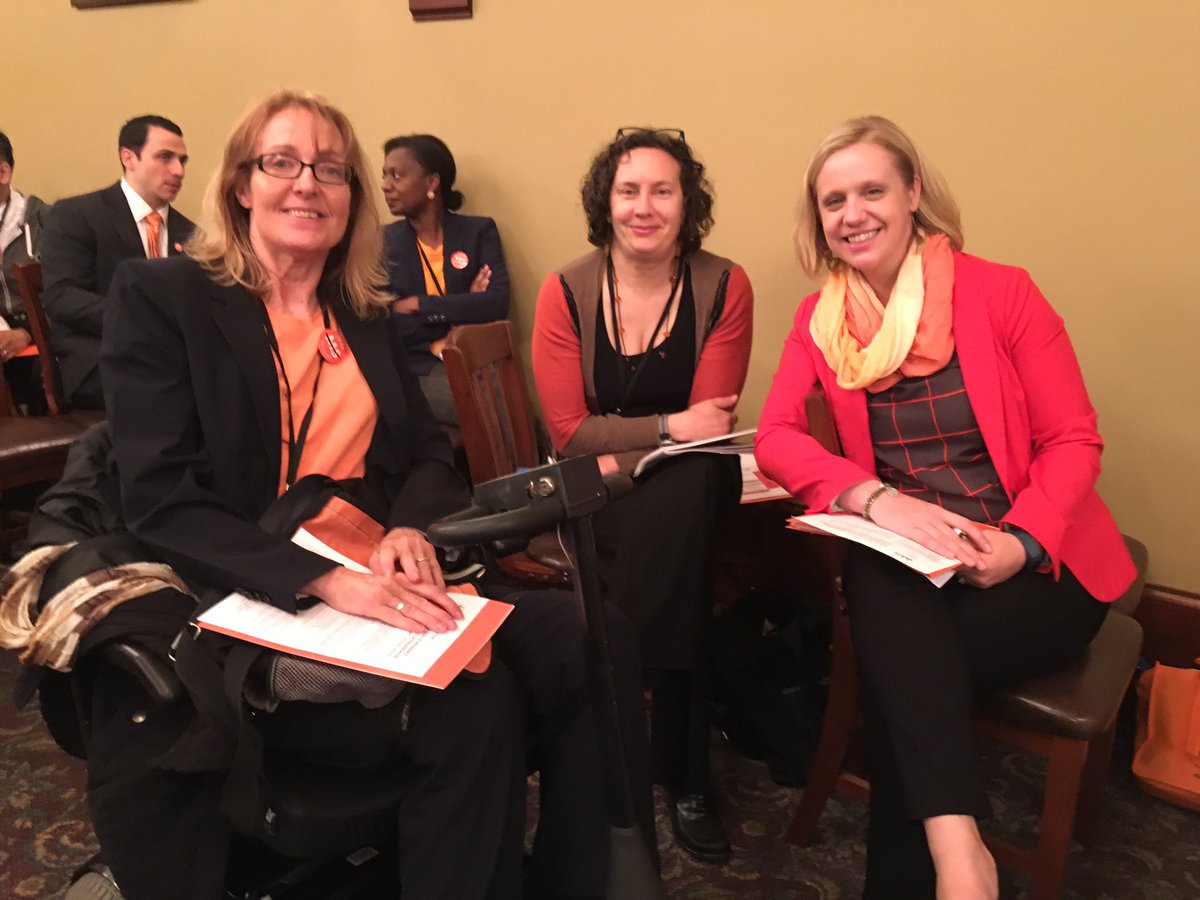 sternsteffany's tweet photo. Getting ready to testify at the #ilgeneralassembly ! #MSactivist #MsActionDay https://t.co/LF2KOMOUtb
