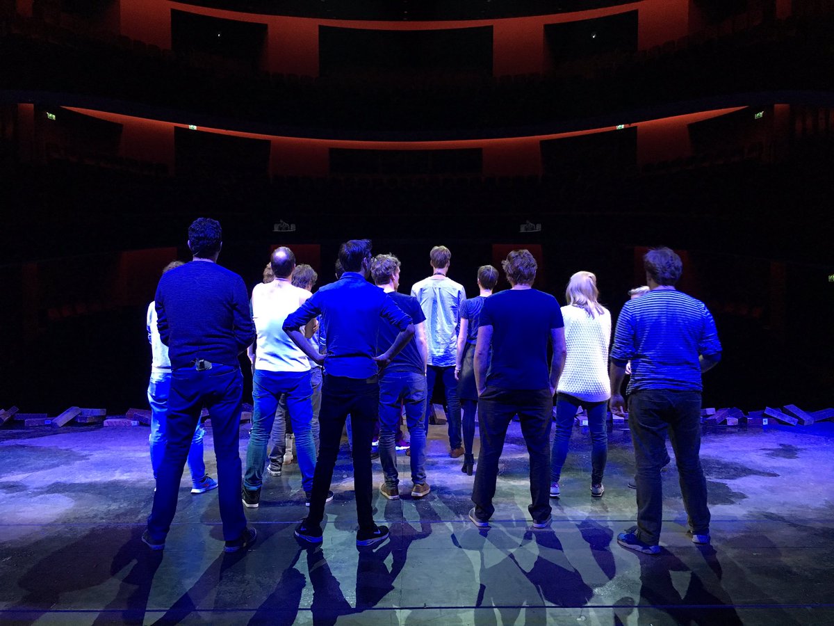 Soundcheck @ Theater Heerlen! We spelen hier vanaf vandaag tot 17 april. Sjoen hè? <a href="/DeTweelingNL/">De Tweeling</a>
