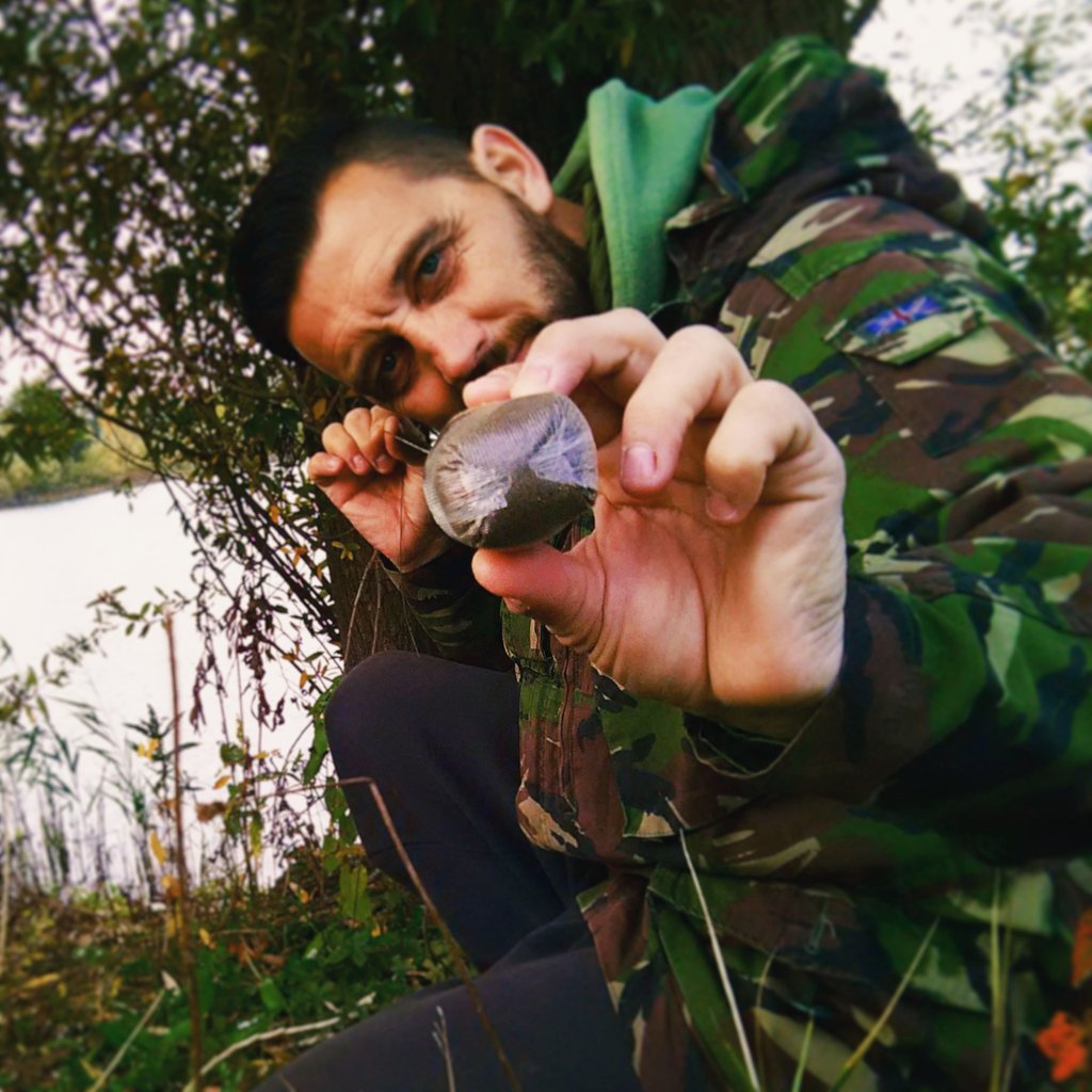 New water, PVA bag, dumbel polini  and pellets spécial G crushed.
<a href="/GardnerTackle/">Gardner Tackle</a> <a href="/BaitTech/">Bait Tech</a> <a href="/soniksports/">Sonik Sports</a> 
#onefish