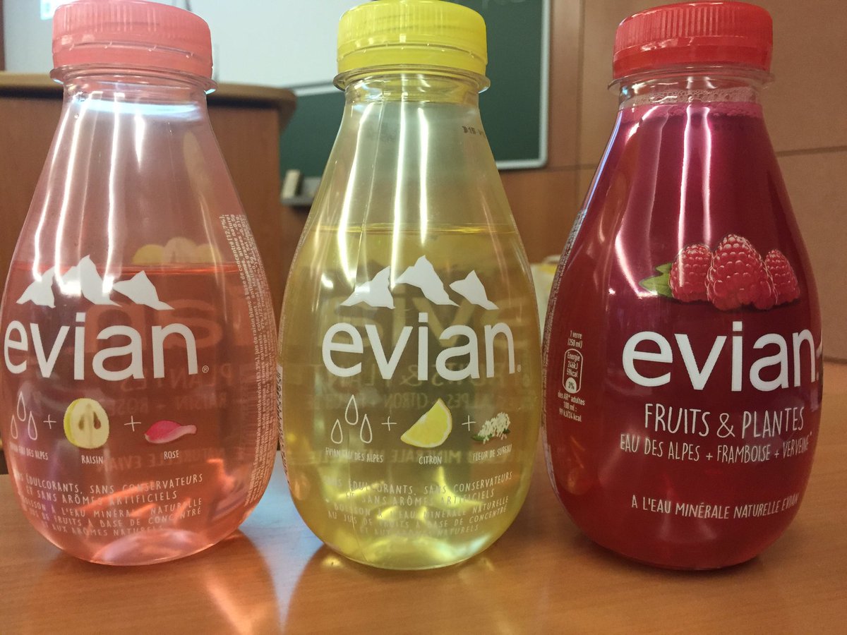 clvxx's tweet photo. Raisin rose notre préférée 😊 @ESSEC_PGC #10ansCD #evian https://t.co/ah6bn7tTvd