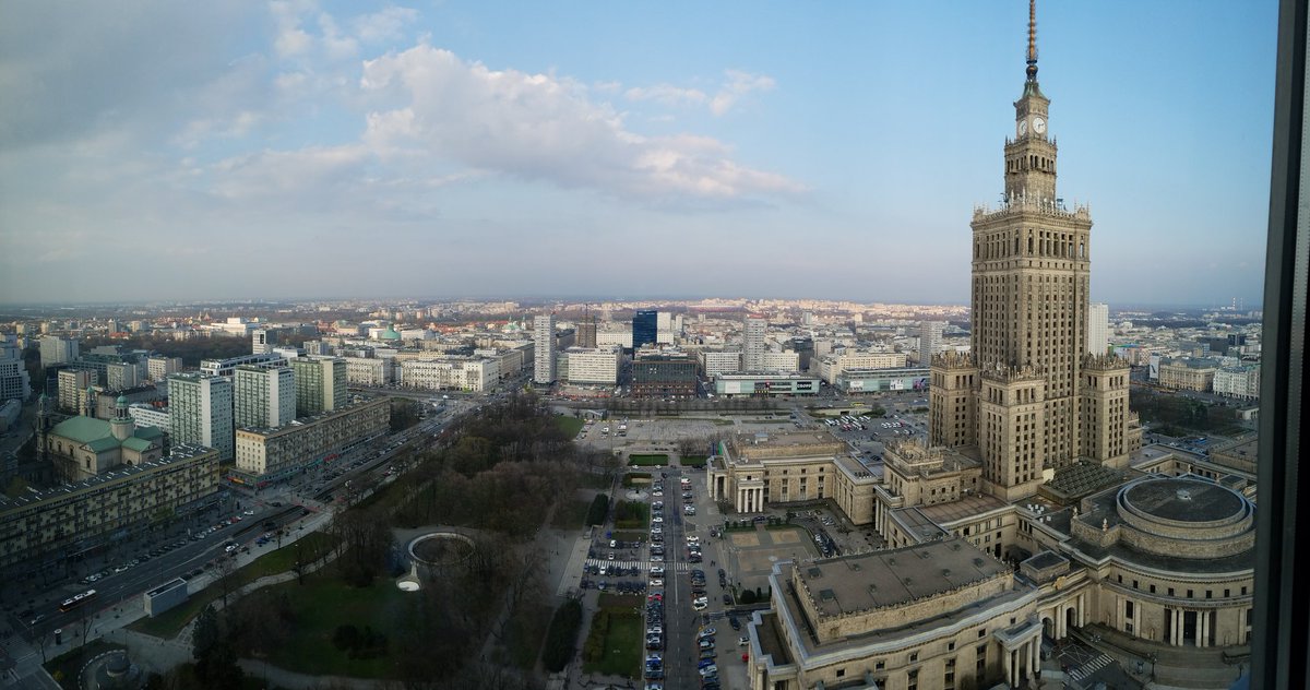 The <a href="/WGLNA/">WGLNA</a> team has all arrived in Warsaw. Time to have a great #thegrandfinals