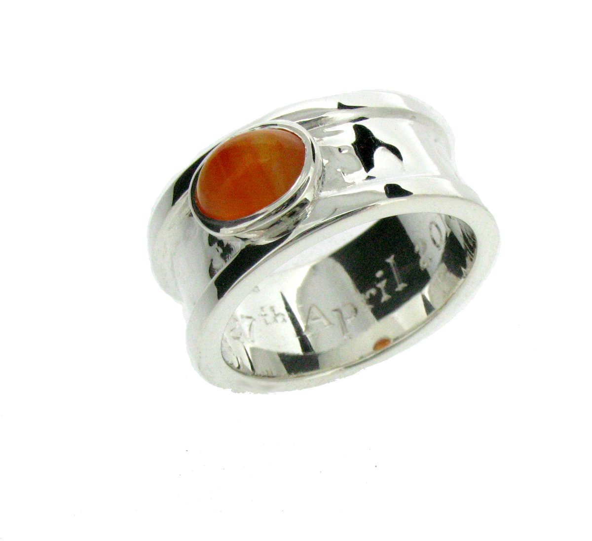 WillBJewellery's tweet photo. Another carnelian found on Thorpeness beach and set into one of my rings #suffolkbeaches  #jewellery #bespoke https://t.co/e7lLUJQnxZ