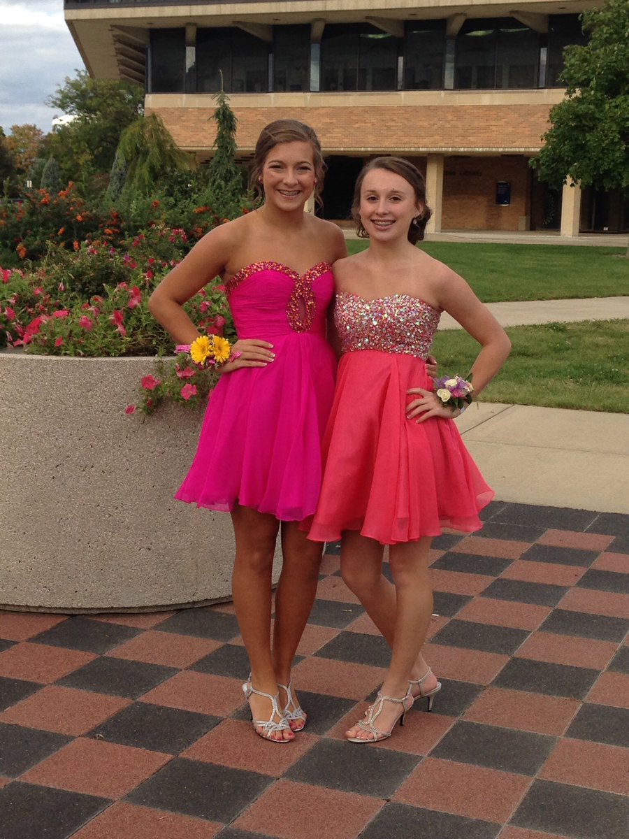Macie_Huntley's tweet photo. Happy 16th bday emmy!! Hope your enjoying cabo, love you❤️🌞🌴🌺 @emmy_etherton06 https://t.co/IvzMvtqWuU