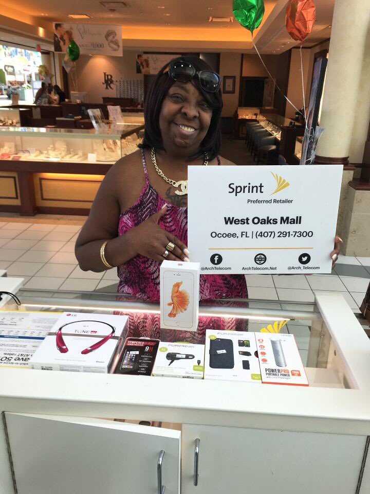 Another happy #Sprint customer after leaving #AT&amp;T #ArchTelecom #WestOaks <a href="/AlexGhai/">Alex Ghai</a> <a href="/marceloclaure/">Marcelo Claure</a> <a href="/BrianMCheney/">Brian Cheney</a>