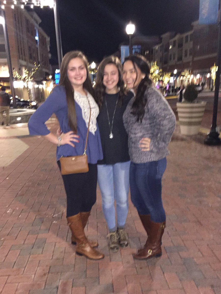Happy birthday mersie-pie and caroleeny lots of love 💖 <a href="/carolineroyyy/">caroline roy</a> <a href="/meredith__24/">meredith warter</a>