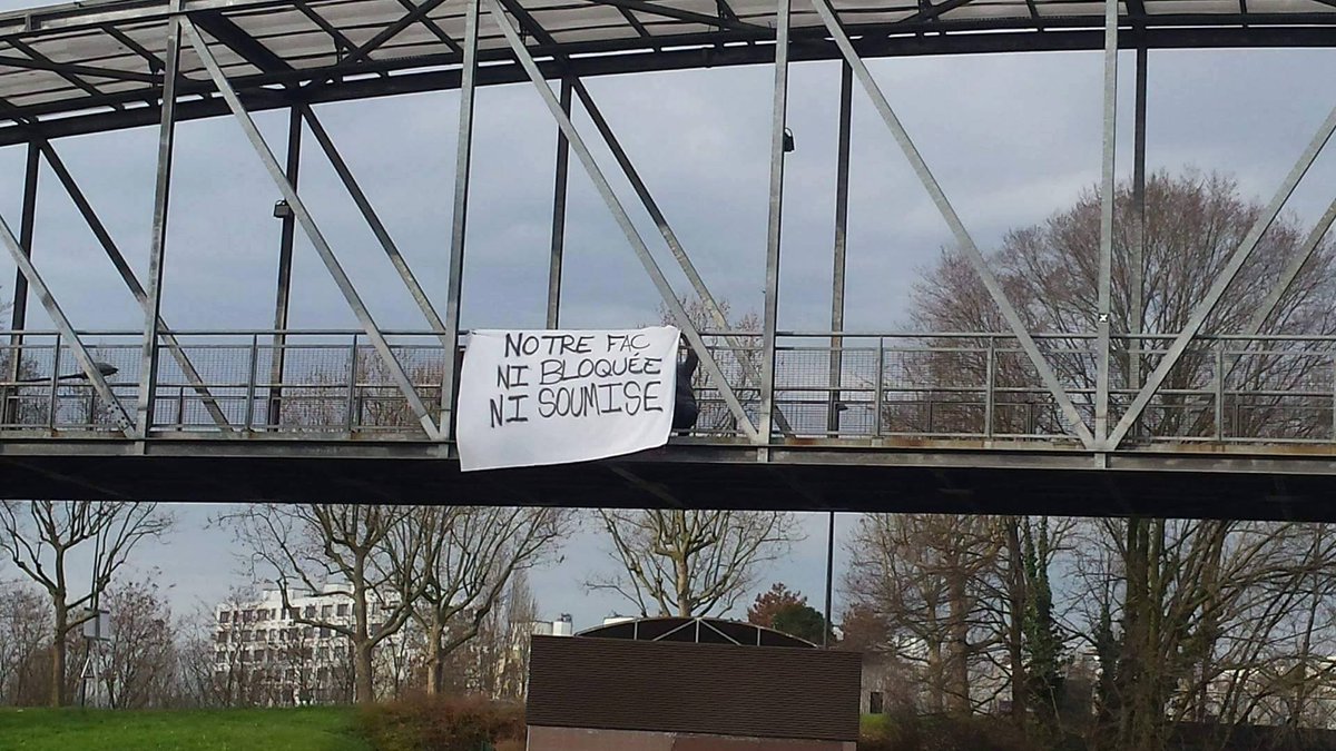 Siffredi_P8's tweet photo. #FreeP8 @free_p8 #universiteparis8 #paris8
On est là !!! https://t.co/Furh28eZqx