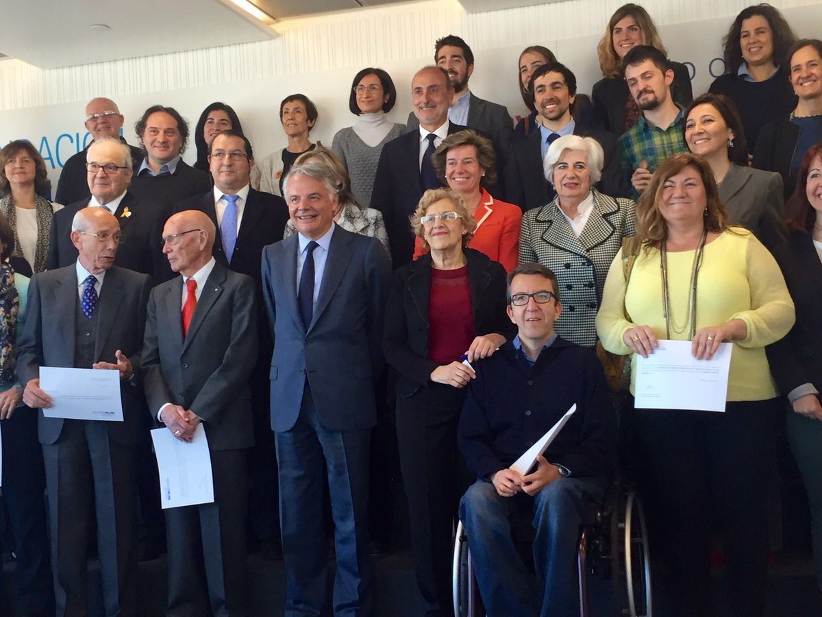 Hoy con la <a href="/fundacionmutua/">FundaciónMutuaMad</a> en el acto de entrega de #AyudasSocialesFMM con <a href="/ManuelaCarmena/">Manuela Carmena</a> y <a href="/anasendagorta/">Ana Sendagorta</a>