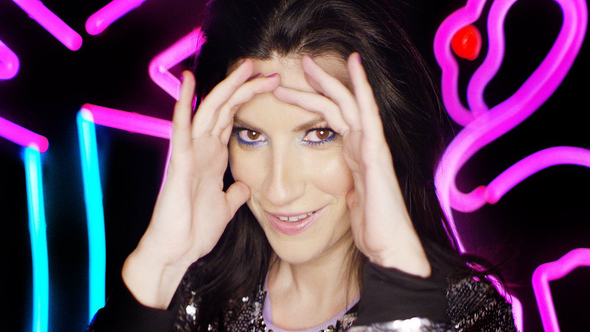 SUGARKANEstudio's tweet photo. los neon d ENAMORADA han sido realizados para @LauraPausini x el Artista que ha creado neon para los films +famosos https://t.co/VEQVpME4qc
