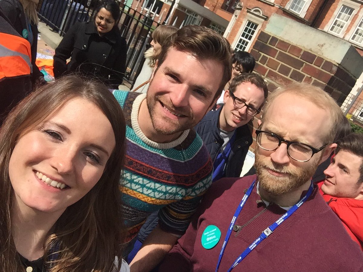 DrHannahLB's tweet photo. @toates_19 @NickRhysMT we were there, took @hannahksb some coffee!! #hammersmith #JuniorDoctorsStrike #properdoctor https://t.co/j07ppsGXbK