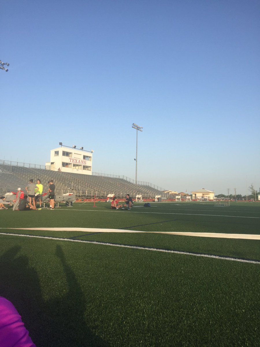 tctrack_field's tweet photo. Today is the day. #tchstrack #districts https://t.co/uiKWuSDHdt