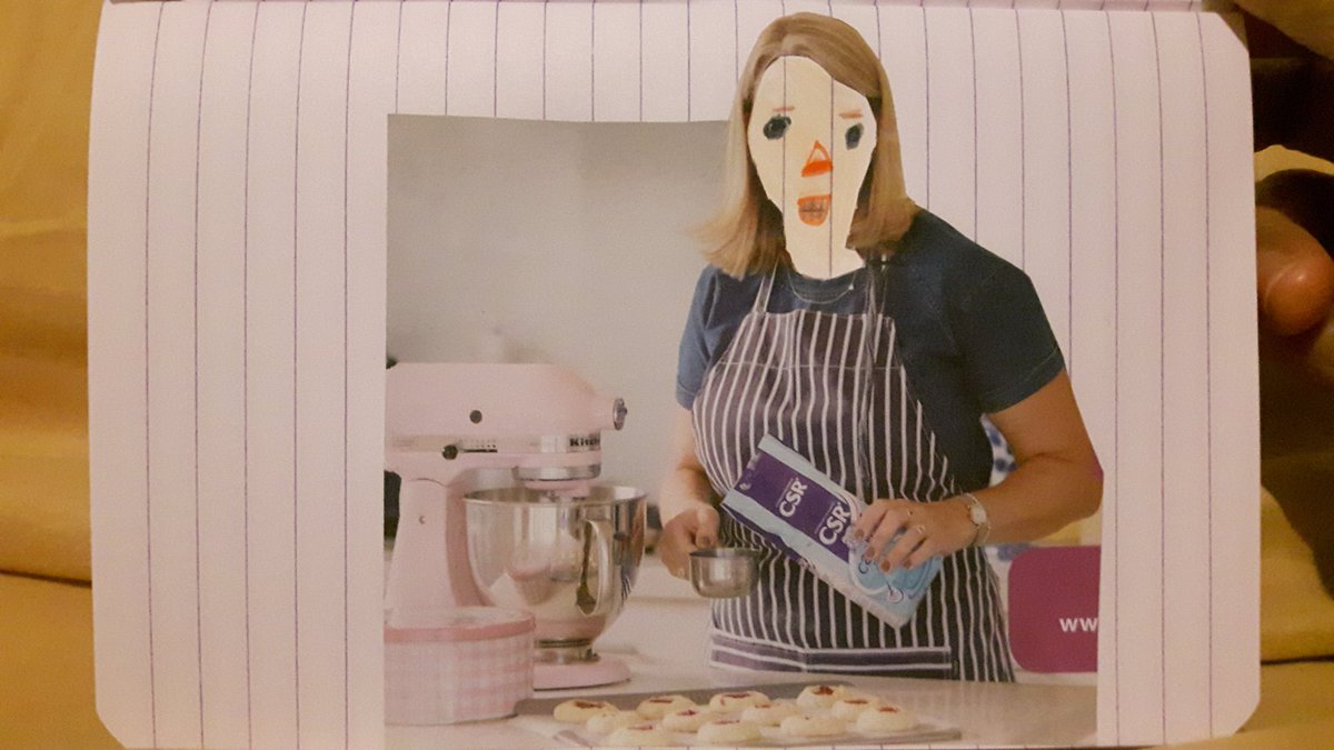 Paper cutting #repurpose magazine 2/4 <a href="/Boroondara/">City of Boroondara</a> <a href="/BoroondaraLib/">Boroondara Library</a> @HawthornArts creative Ean <a href="/evangtcpi/">Evangeline Pua</a> <a href="/Chef_Ng/">Estadi</a>