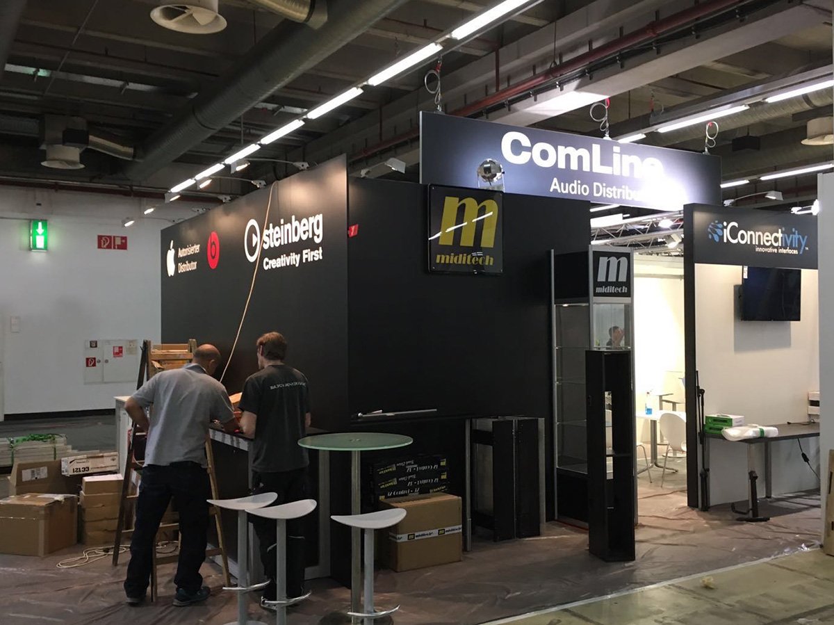 ComLineTeam's tweet photo. Ob das bis morgen alles fertig wird??? Überzeugt Euch selbst » Halle 9.1 | Stand B41 #musikmesse2016 https://t.co/66E15qlEFr