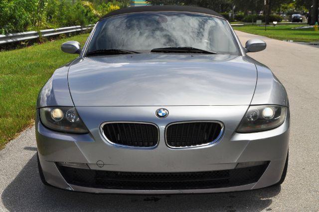 autozop's tweet photo. BMW Z4 gray color in excellent condition..#usedcars #price #mileage #carsale #graycar #BMW https://t.co/GfnTTsfl2D https://t.co/ZgSC5Ncx0l