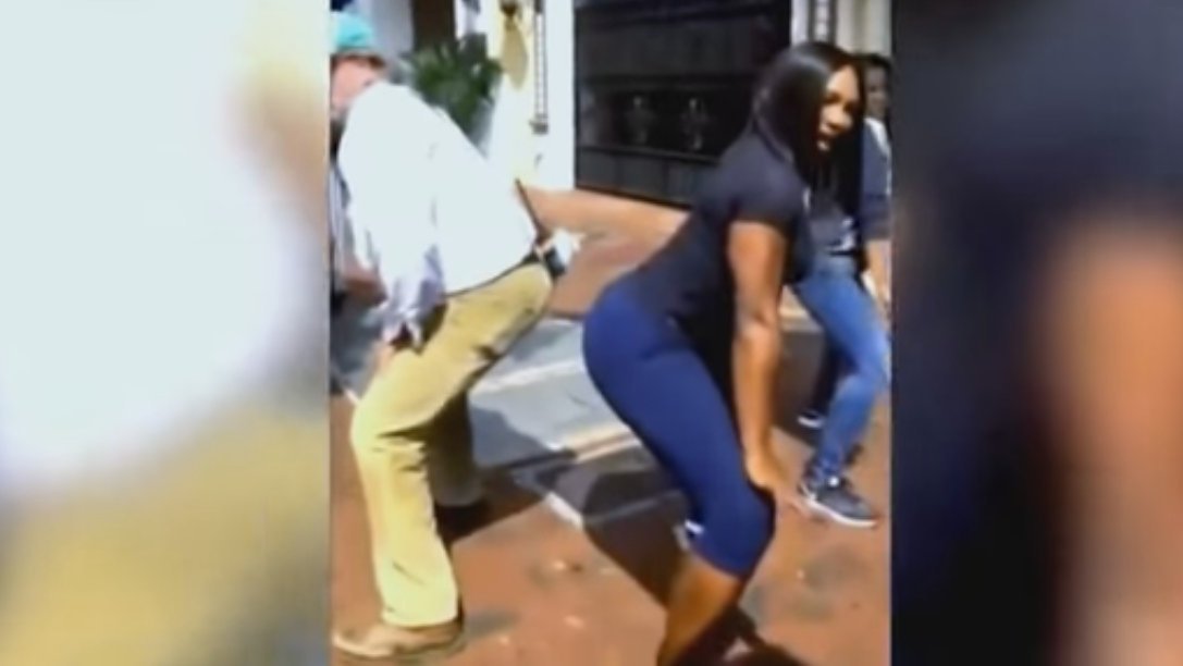 майли сайрус тверк. тверк. тверк на лице парня. тверк известных людей. тверкает перед лицом.