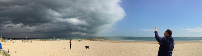 HelloBraveUK's tweet image. #HappyHumpday! Weather fun here in #Bournemouth, still ice lollys in the freezer though! (Pic by Carole Richmond)