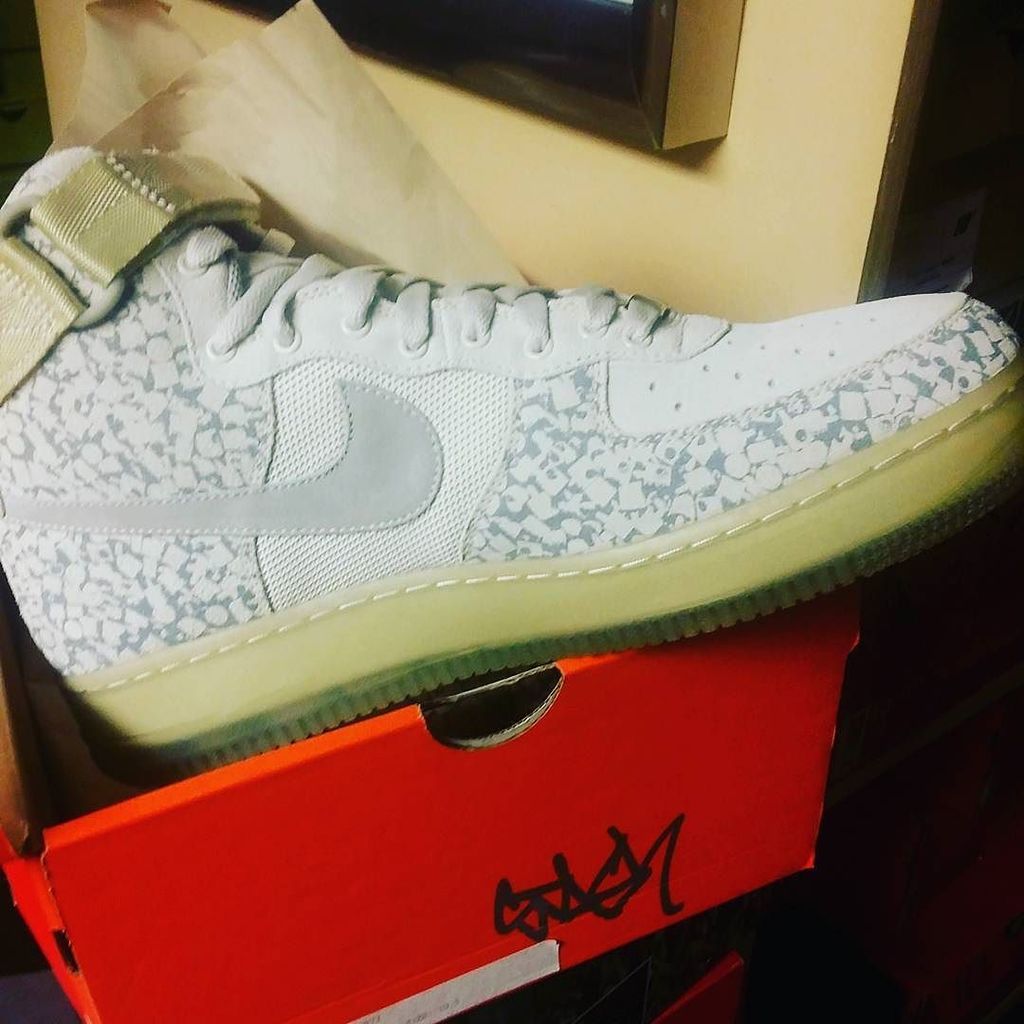 Daydog's tweet photo. Can't believe I'm about to rock the One Night Only AF1s by #Stash that I've had on ice since the 25th Anniversary e… https://t.co/6bd4dJUhCi