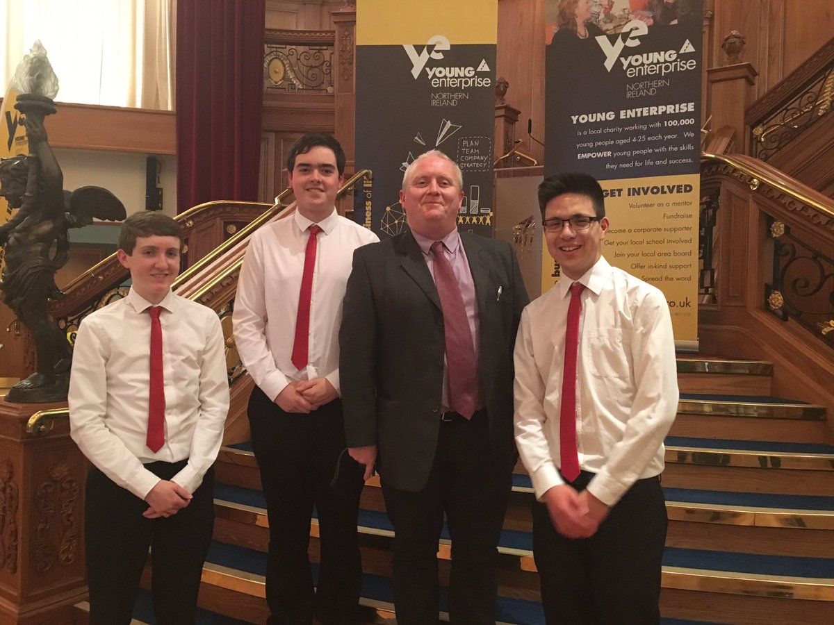 KidzKitYE's tweet photo. Delighted to win #BestMarketing at #TheBigCelebration16!! An amazing experience with @YE_NI 😄👍🏼 https://t.co/AnJ674PTTY