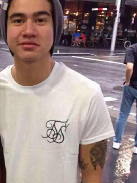 5sostheticss's tweet photo. // am // https://t.co/3JFhdj6n0U