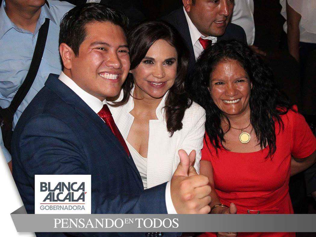 Lorely_Merino97's tweet photo. #CTMPuebla brindando todo el apoyo a @SoyBlancaAlcala #VisionDeEstado #PensandoEnTodos #BatallaBlanca @leobardosoto https://t.co/tdQK6fZGvH