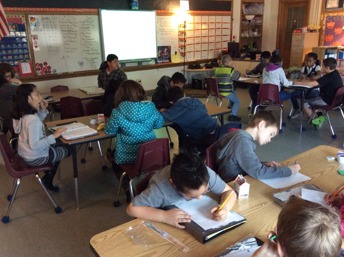 mr_pline's tweet photo. Working on #mathmountains in @mr_pline class this morning @SumnerElem Watch our brains grow! https://t.co/r3uJXldVC3