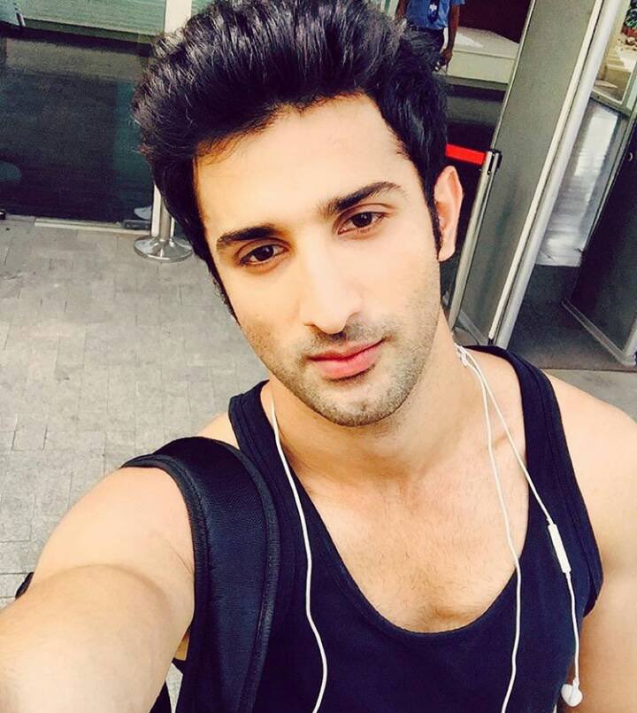 kunjsarna's tweet photo. #KunjSarna #SidhantGupta 👌👌 https://t.co/N8P16Yxdkh