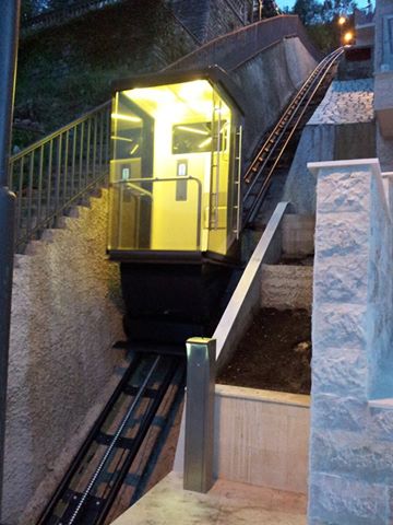 Resort_Access's tweet image. The #TerrainTrain is the perfect solution for navigating a steep incline: ow.ly/10djtk #disabledaccess