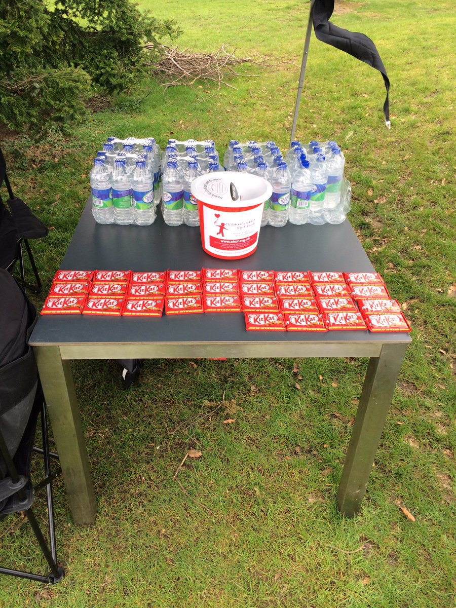 GolfLinksNE's tweet photo. Kit Kats and water for all teams at the halfway house on 10th... Huge thanks to @PignMixSweetCo! #sweets #pignmix https://t.co/8fRNH12nt1