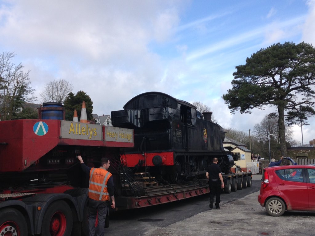 abnormal_loads's tweet photo. @TamarValleyCott @BodminGeneral That was us... arrived at Swanage yesterday evening safe n sound. https://t.co/Dbzxv3MUOu