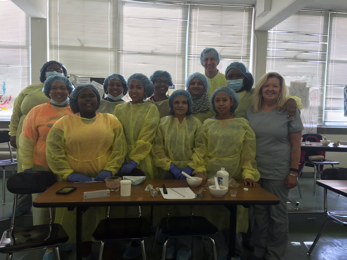 pdsouthard's tweet photo. #jfklearns #jfkpharmtech https://t.co/upxT60m2oA