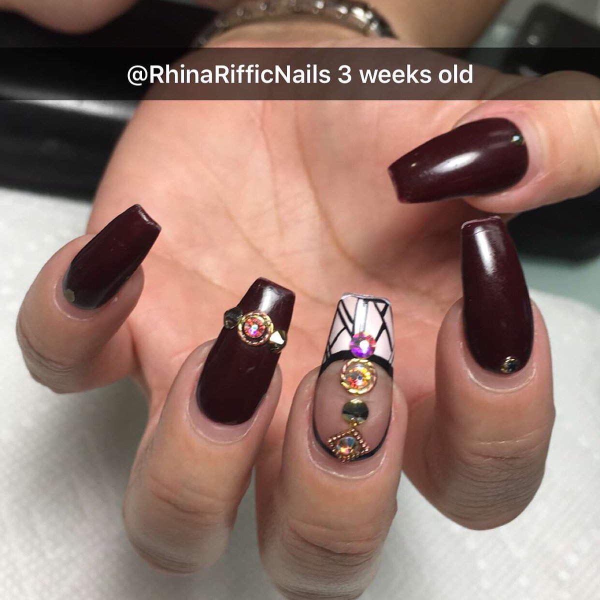 RhinaRifficNail's tweet photo. 3 weeks old using Regular polish 😍😍😍 #QualityServed #RegularPolish #rhinarifficnails #notd #ootd #fashion #vh1 https://t.co/Egub80yCbt