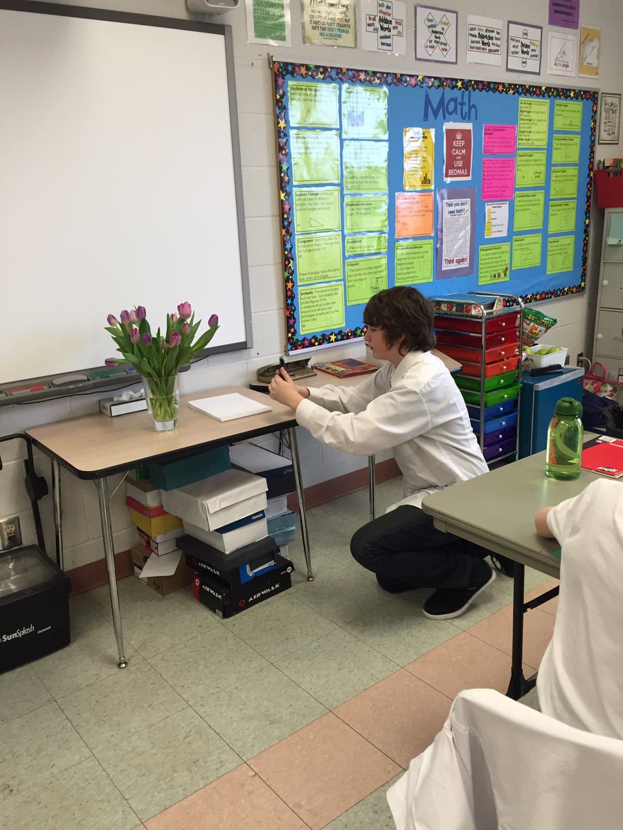 LisaConway17's tweet image. Working on some still life art today in Grade 8. #art #line #shapeandform #value #colour @AJCharbonneauPS