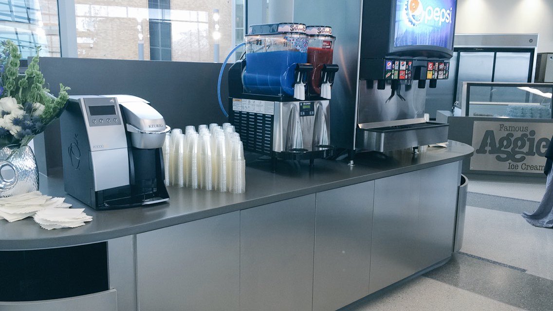 UtahStateDining's tweet photo. Come check out Shaw's Cafe for yourself! NOW OPEN until 7 tonight. 🐮🍱🌭🎉☕️🌯🍨🍭🍲 #usudining #shaws88 #aggielife https://t.co/jz6j6R3qG9