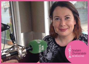 OirnaGaeilge's tweet photo. SINÉAD NÍ UALLACHÁIN: téacsáil GRADAM102 chuig 57003 (Poblacht na hÉireann) / 60999 (Tuaisceart Éireann) #Gradaim16 https://t.co/jyeBNq9Xys