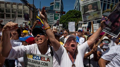 ElNacionalWeb's tweet photo. Firmas oficialistas no obstaculizarían la ley de amnistía https://t.co/GTPYohkbCc https://t.co/U8pNwKvkpu