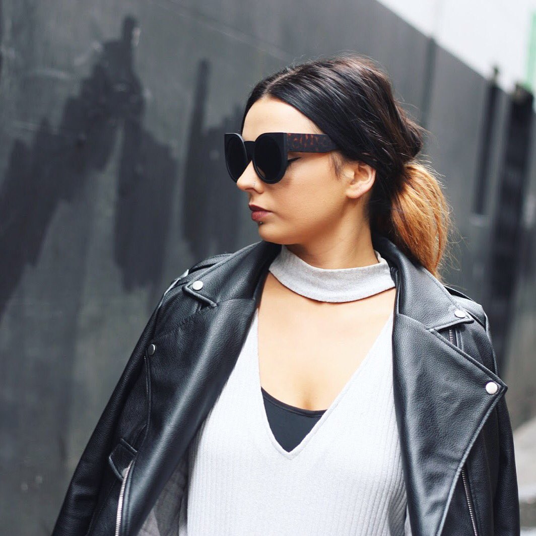 secondthread7's tweet photo. #repost @sophiececilia_ wearing the #lavishalice Grey Rib Keyhole Top ~ coming soon to the #secondthread store https://t.co/1mymWrGb2h
