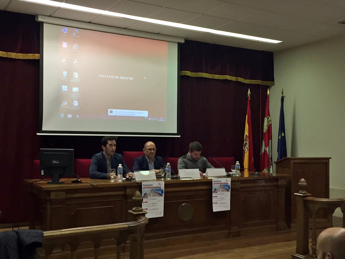 lorenamusan's tweet photo. Inauguración de las Jornadas sobre Salidas Profesionales @FacDerechoUsal @DelgDerecho @febuma https://t.co/E9H53p8tIh