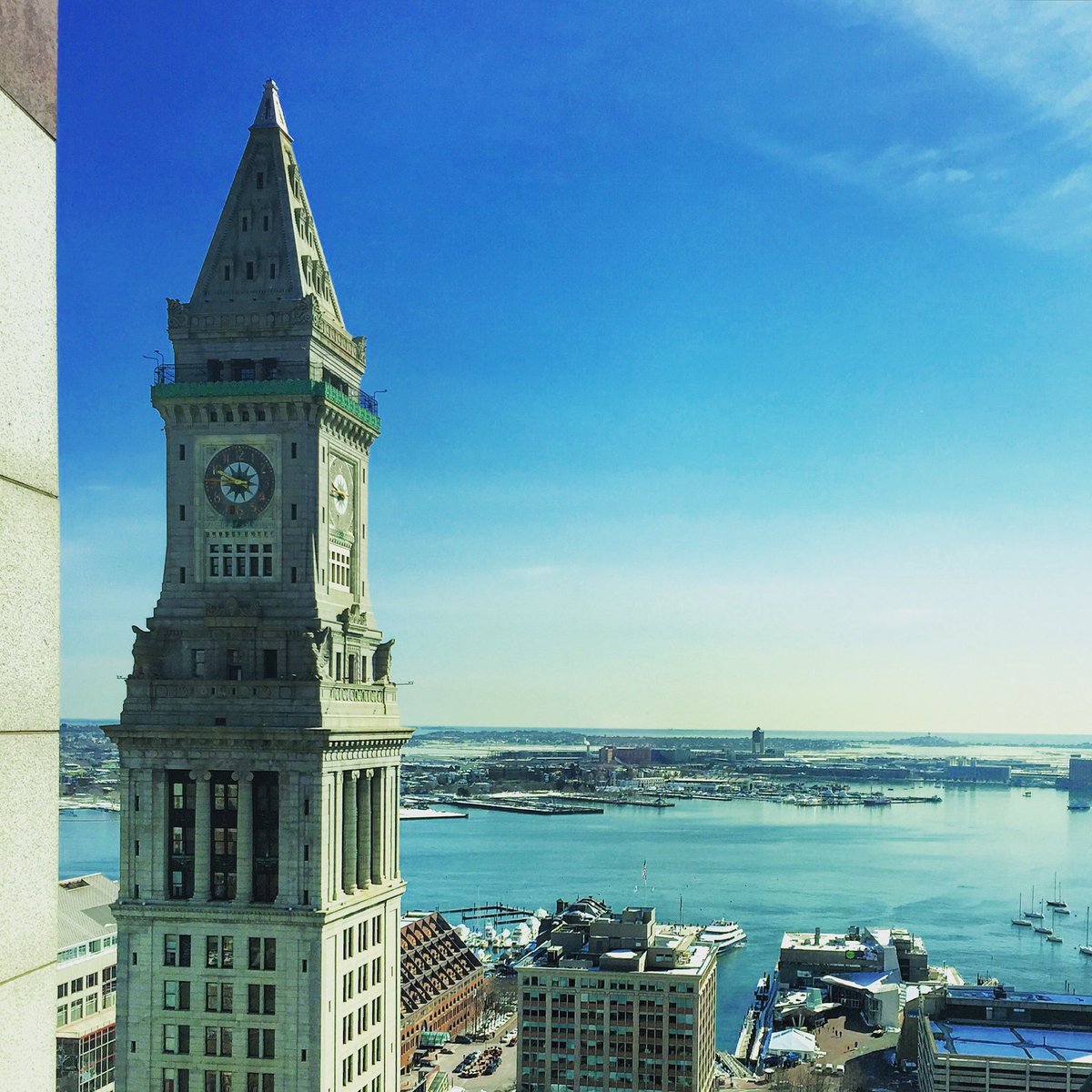 hermoves's tweet photo. Happy 100th anniversary Boston Custom House! #marriottcustomhouse #officeviews #sunandsnow https://t.co/n3luuJIsuN
