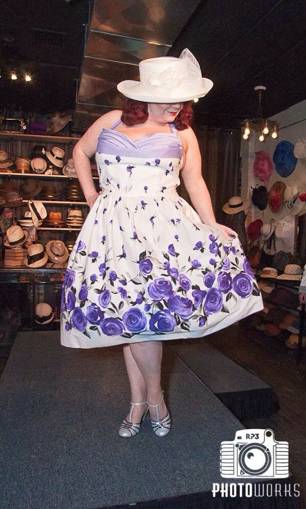 01ravenbombshel's tweet photo. #fashionshow #1stfridaydayton #brim #DERBYDAY #handmade #forsale @DYTFashionPoPos @Dayton_Local #localdressmaker 👗 https://t.co/FTOm3gCaGF
