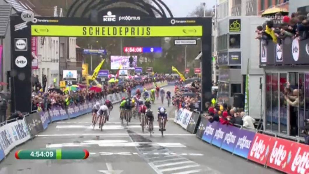atvbe's tweet photo. Marcel Kittel wint #Schelderprijs en kroont zich tot recordhouder. #atvnieuws 
https://t.co/hYSDoX3pjT https://t.co/8607105VNJ