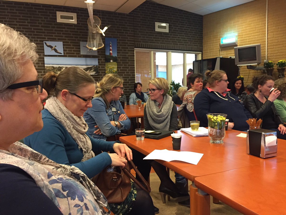 wim_martens's tweet photo. Veel medewerkers van @HetBaken_zorg en @wzuveluwe aanwezig bij avond over samenwerking binnen Seewende. https://t.co/VZWjvr4osD
